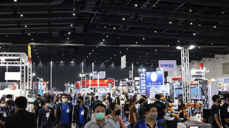 焊接机器人集成系统：参数对比解析与选型要点